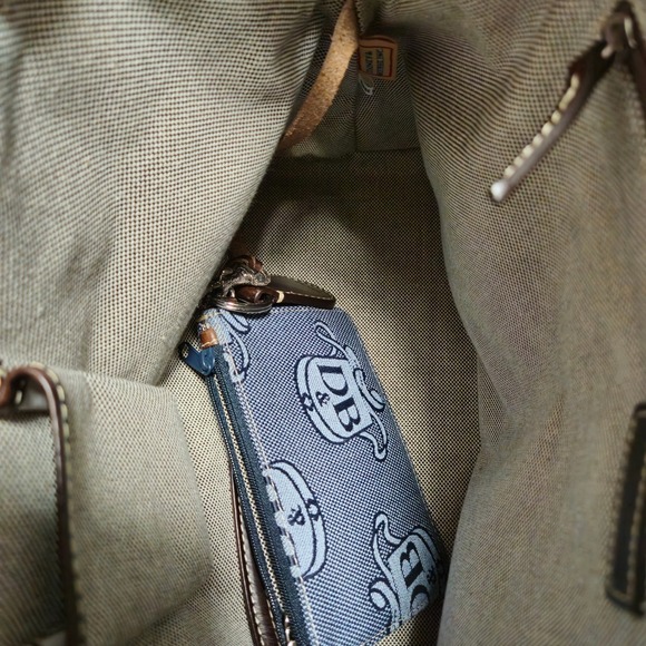Dooney & Bourke Set NEW Donegal Crest Canvas Domed Satchel Purse, Wristlet & Fob - Picture 12 of 13
